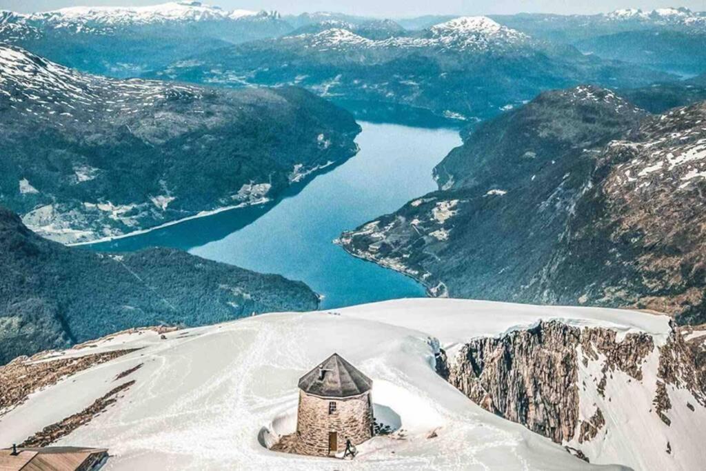 Hytte I Stryn Med Elbil Lader エクステリア 写真