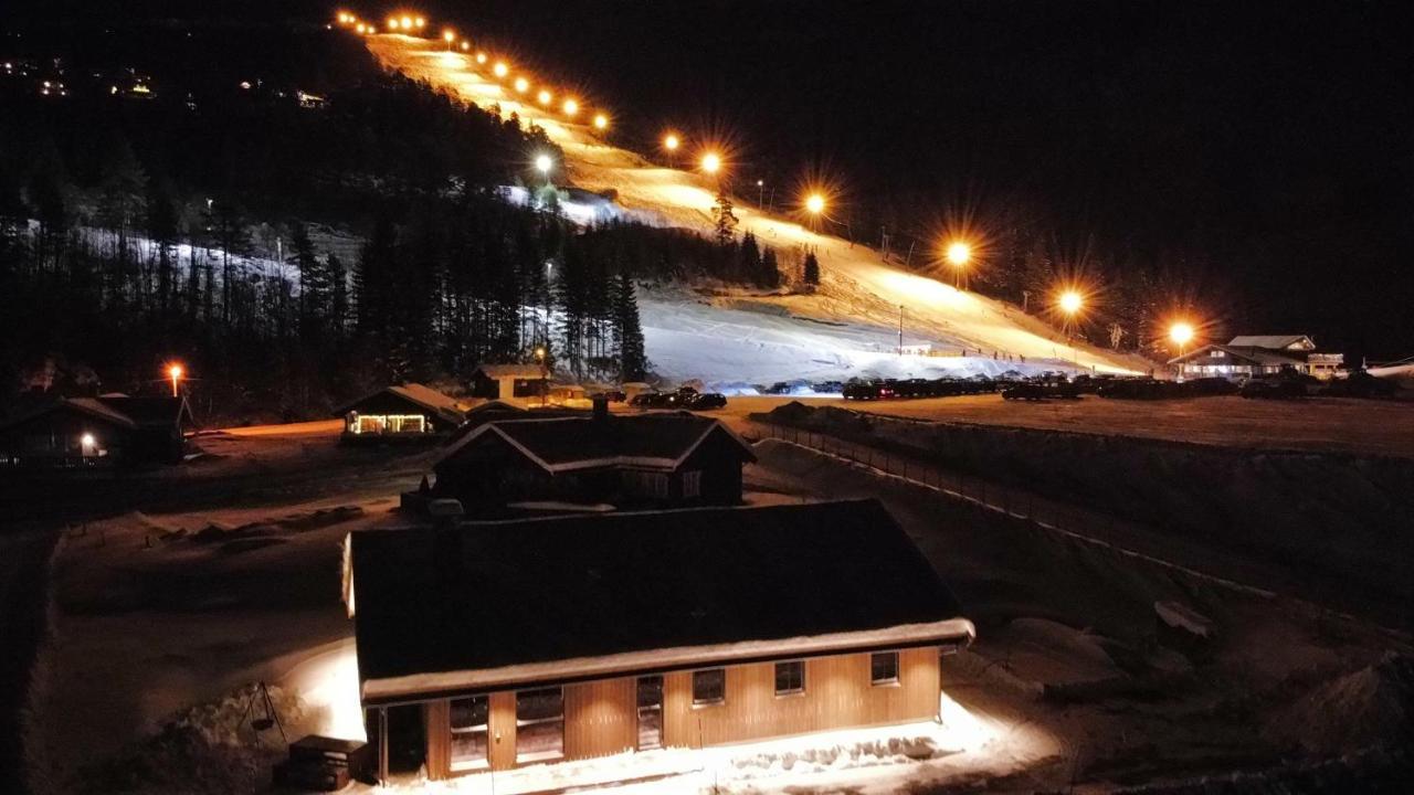 Hytte I Stryn Med Elbil Lader エクステリア 写真